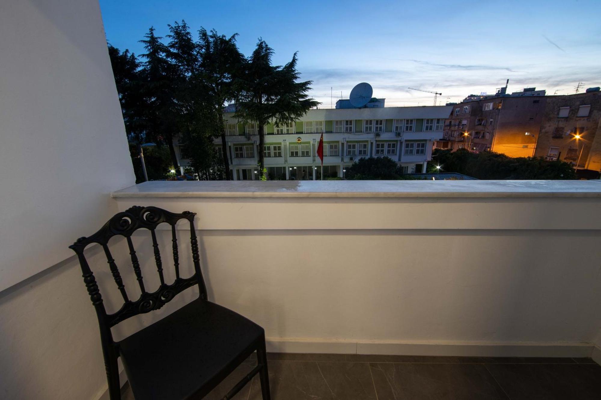 Niki'S Apartments Тирана Экстерьер фото